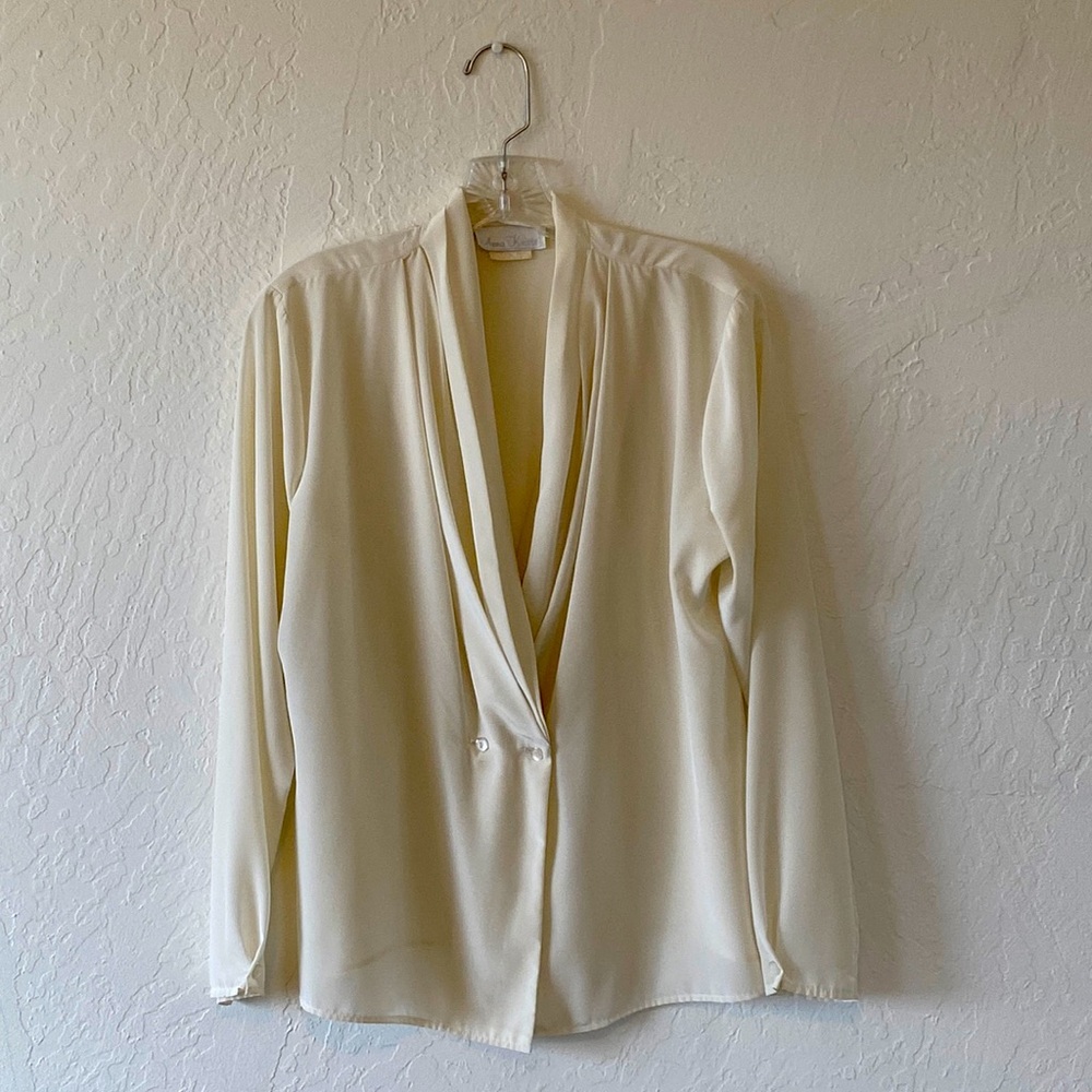 Anna Kriste vintage draped front button blouse. Size 12 - cream - 100% polyester
